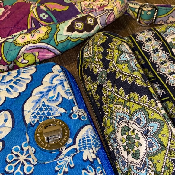Vera Bradley Lot (includes two bags, one wallet) - Picture 3 of 12